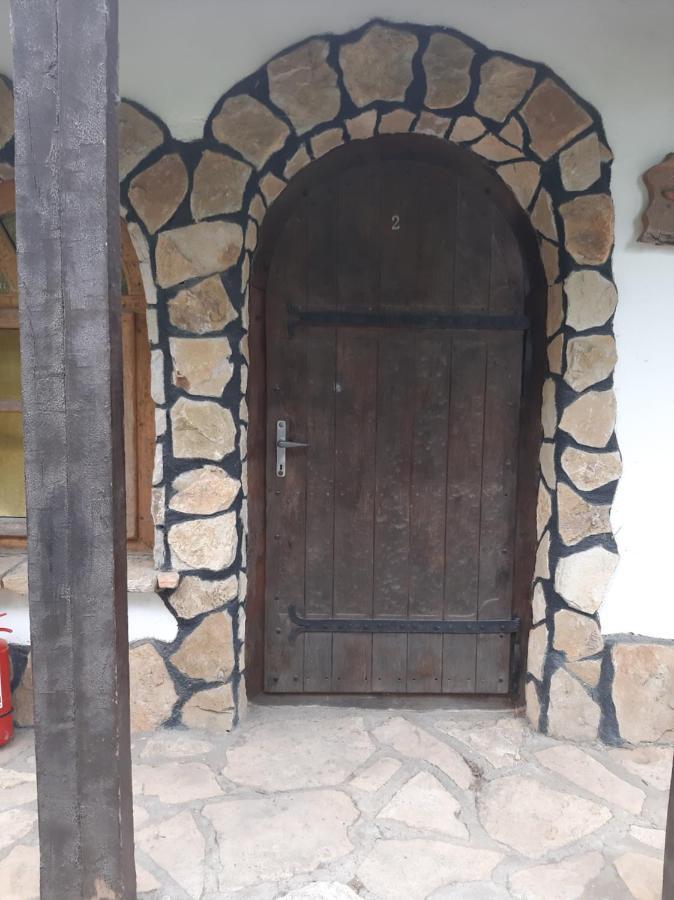 Casa Cu Flori *